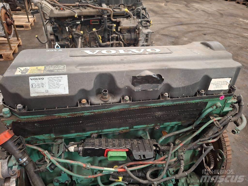 Volvo D11C370 Двигуни