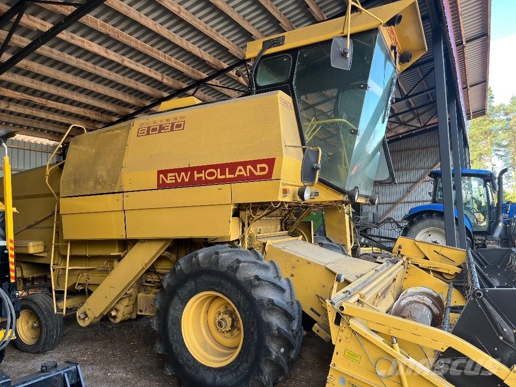 New Holland 8030 Зернозбиральні комбайни