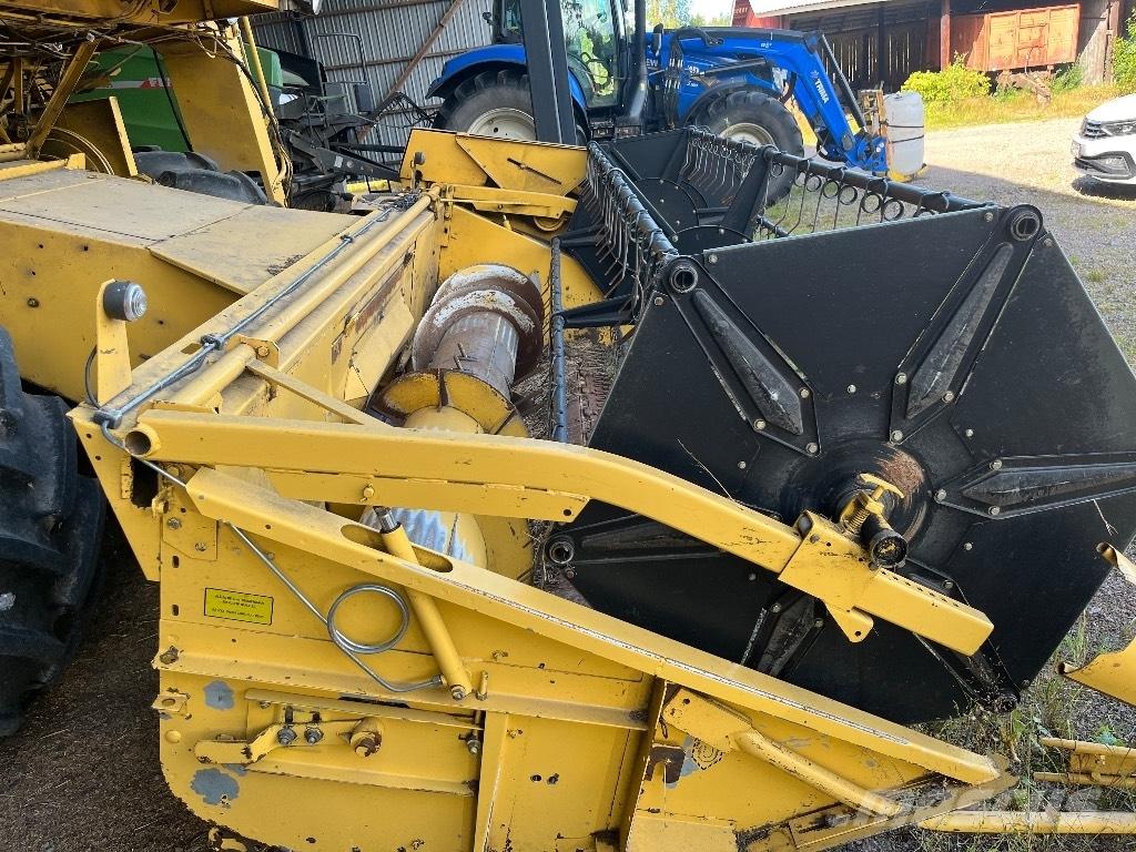 New Holland 8030 Зернозбиральні комбайни