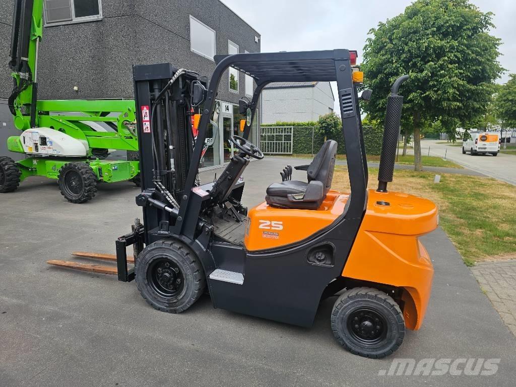Doosan D 25 G Дизельні навантажувачі