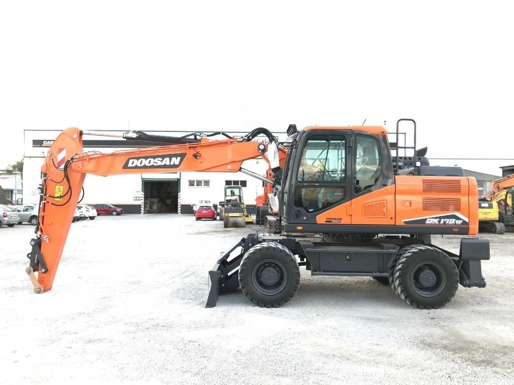 Develon DX 170 W-7 Колісні екскаватори