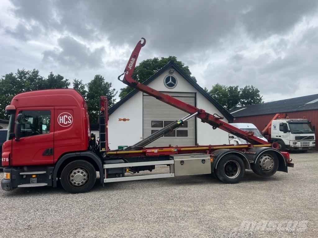 Scania P 320 Вантажівки з гаковим підйомом