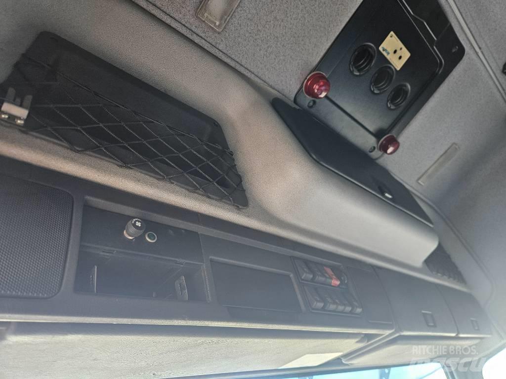 Volvo FM12 420 8x2 Контейнеровози