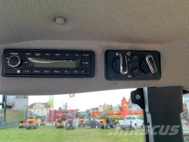 GiANT G5000 Tele Фронтальні навантажувачі