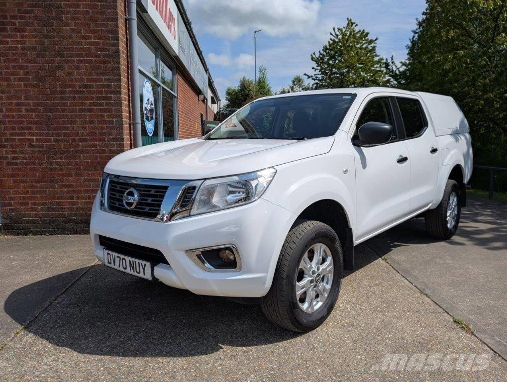 Nissan Navara Пікапи / Бічне розвантаження