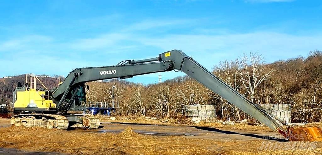 Volvo EC300ELR Гусеничні екскаватори