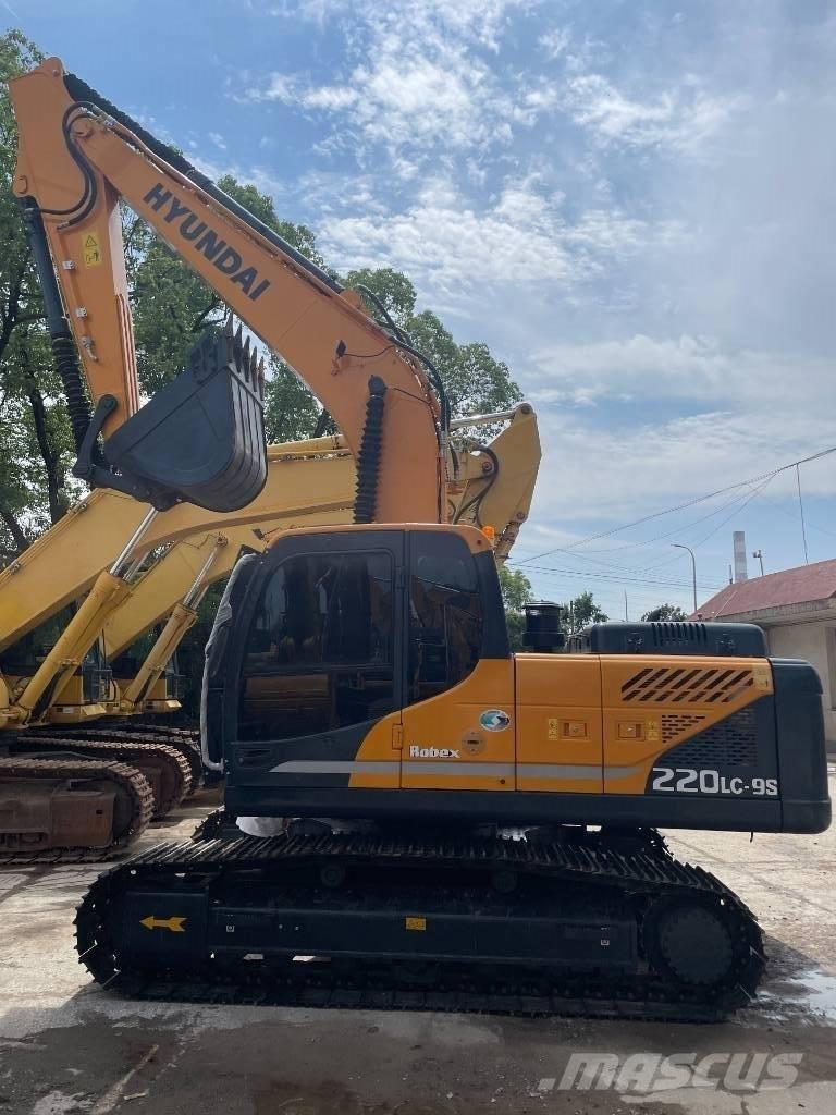 Hyundai 220LC-9S Гусеничні екскаватори
