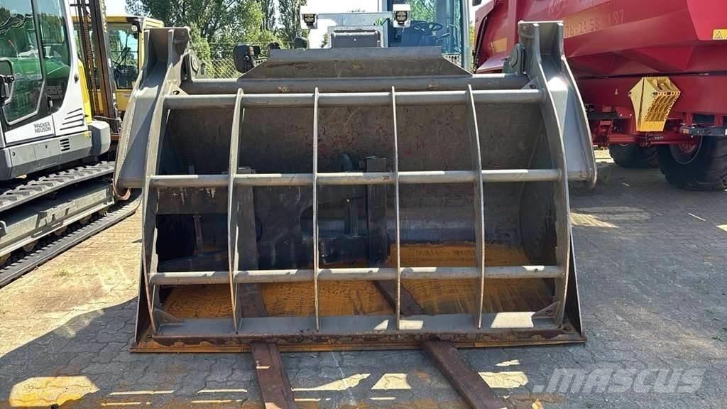 Sennebogen 355 Телескопічні навантажувачі