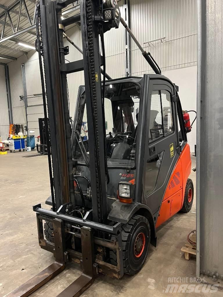 Linde H25D-02 Дизельні навантажувачі