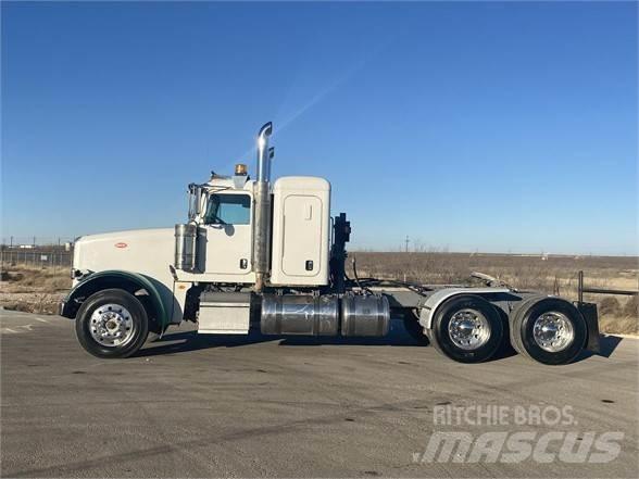 Peterbilt 367 Тягачі