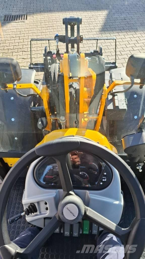 Schäffer S2445 Малі навантажувачі