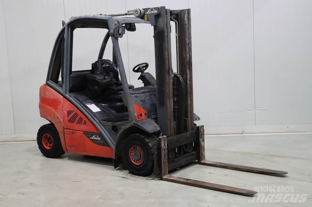 Linde H25D-02 Дизельні навантажувачі