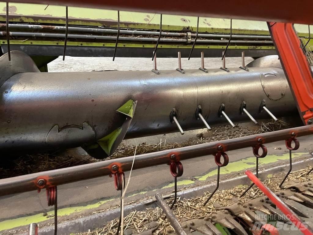 CLAAS LEXION 580 Зернозбиральні комбайни