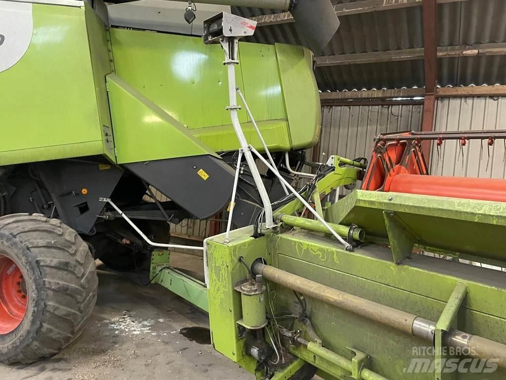 CLAAS LEXION 580 Зернозбиральні комбайни