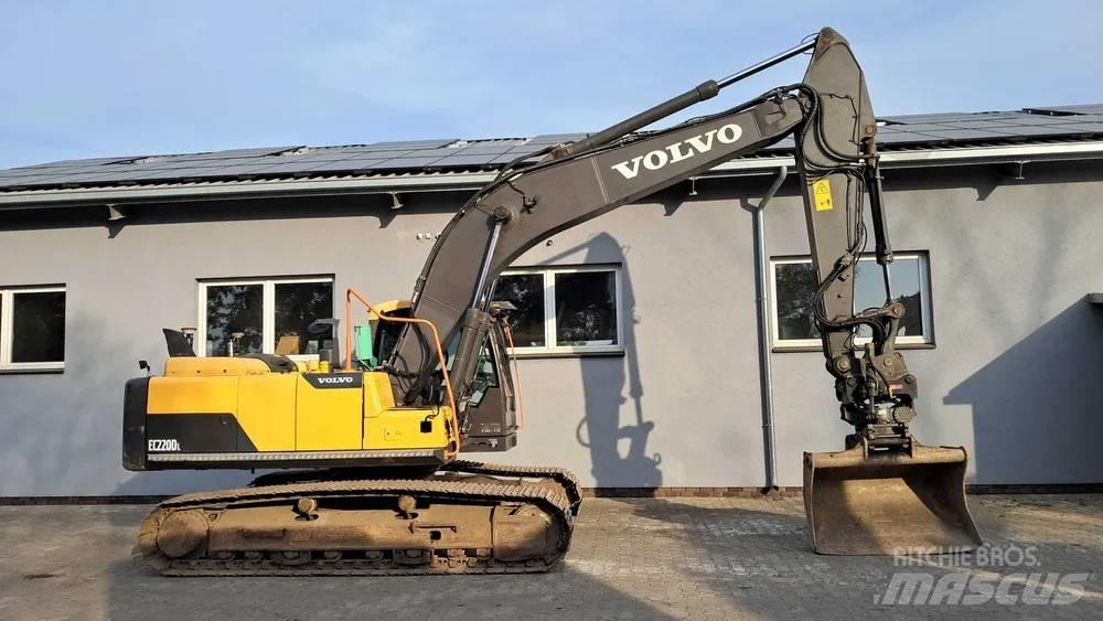 Volvo EC 220 DL Гусеничні екскаватори