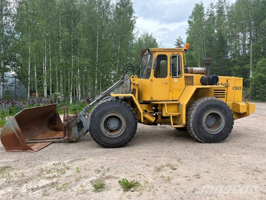 Volvo BM L90 5.5. Фронтальні навантажувачі