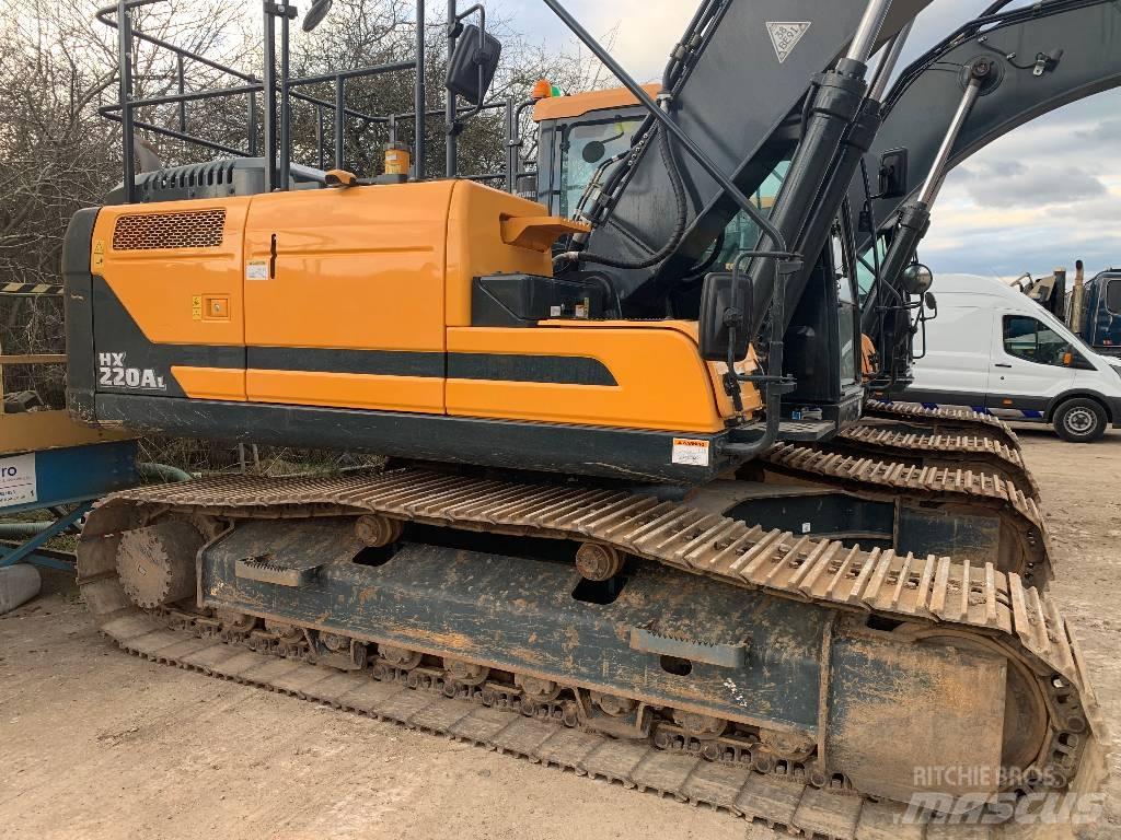 Hyundai HX220A L Гусеничні екскаватори