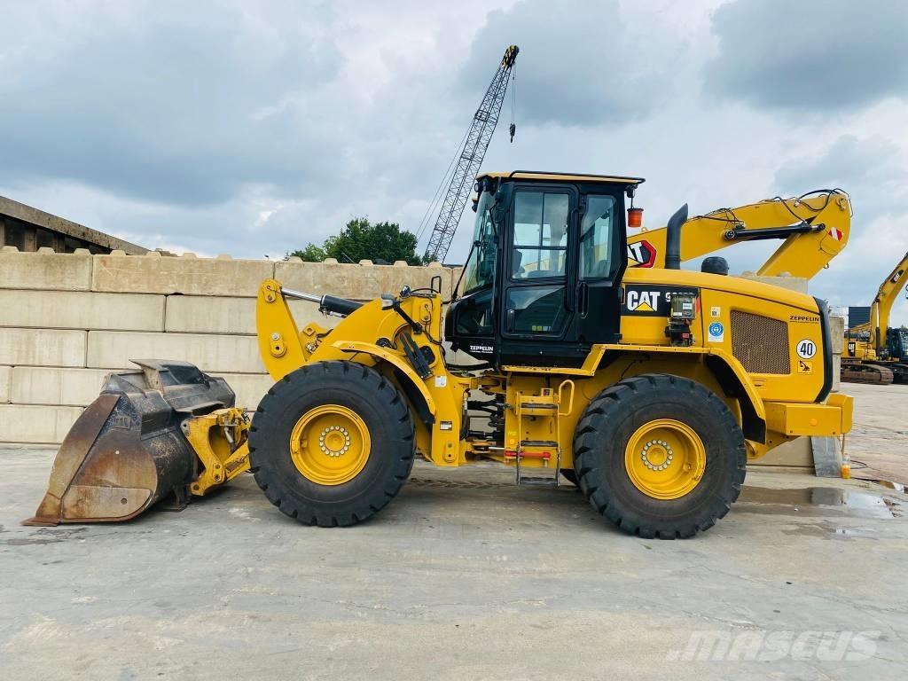 CAT 926m Фронтальні навантажувачі
