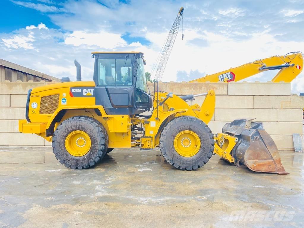CAT 926m Фронтальні навантажувачі
