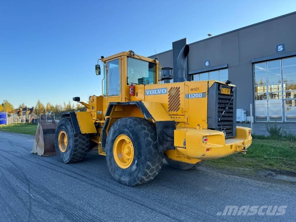 Volvo L 120 D Фронтальні навантажувачі