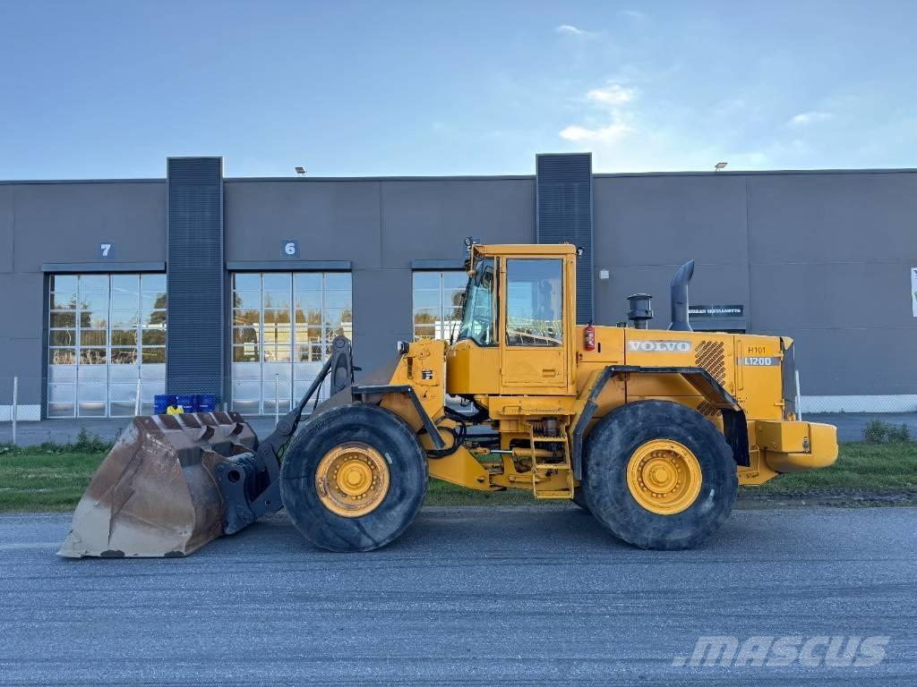Volvo L 120 D Фронтальні навантажувачі