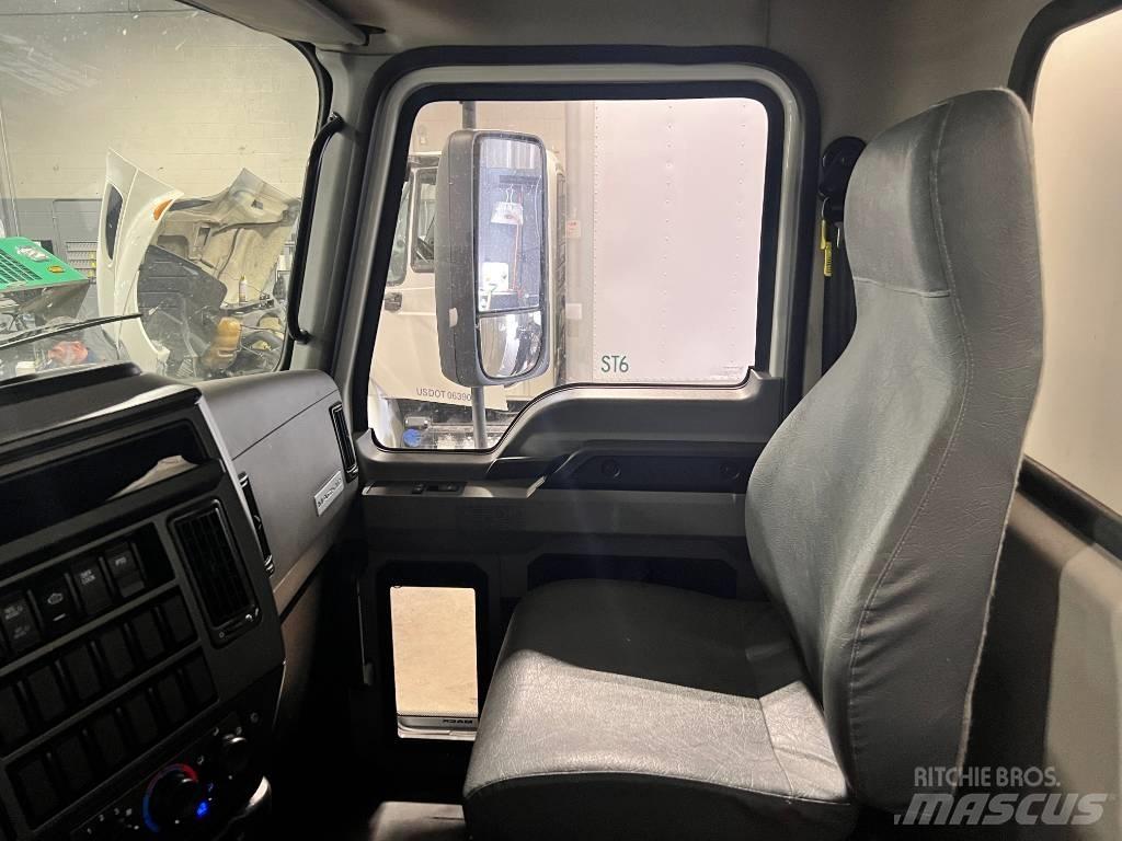 Mack MD 6 Фургони