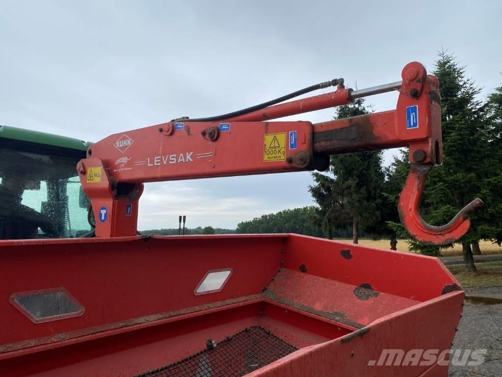 Kuhn M863 Розсіювач мінеральних добрив