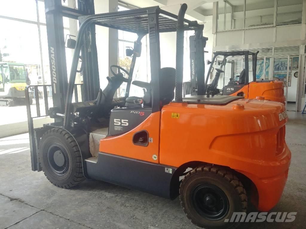 Doosan D55 SC-5 Дизельні навантажувачі