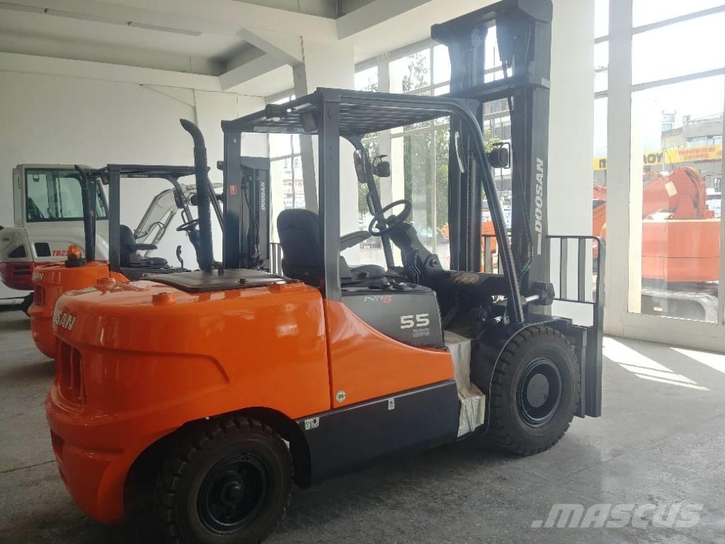 Doosan D55 SC-5 Дизельні навантажувачі