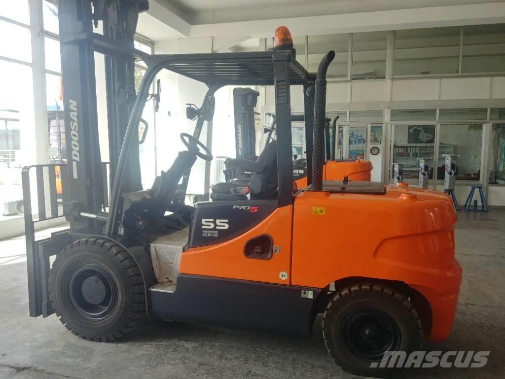 Doosan D55 SC-5 Дизельні навантажувачі