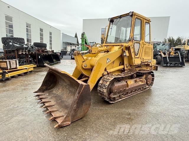 CAT 943 Фронтальні навантажувачі
