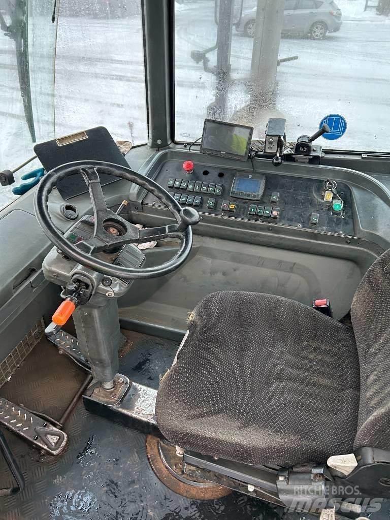 Kalmar TR618i Термінальні трактори
