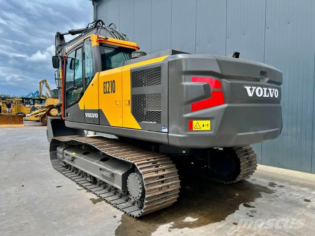 Volvo EC210 Гусеничні екскаватори