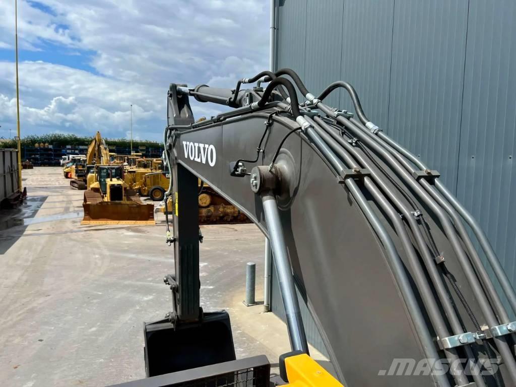 Volvo EC210 Гусеничні екскаватори