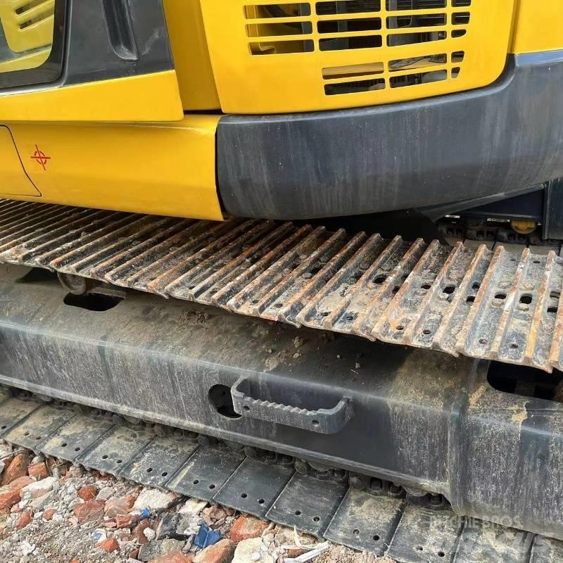 Komatsu PC 138 Гусеничні екскаватори