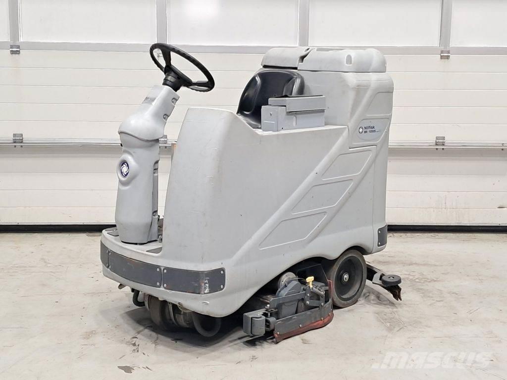 Nilfisk BR1050CS Внутрішні підмітальні машини