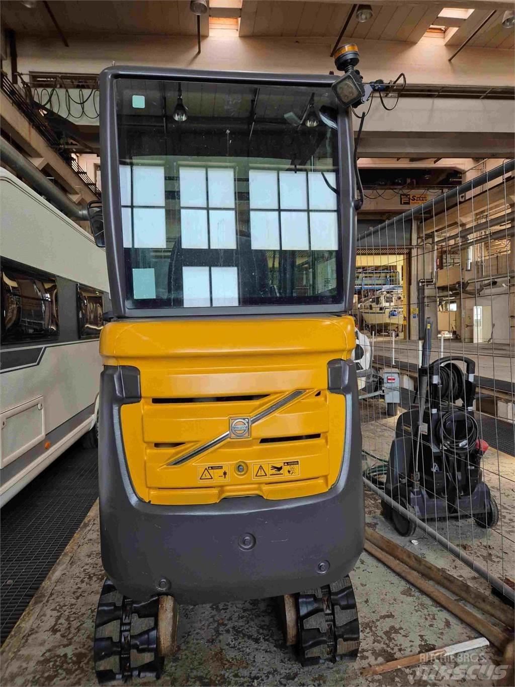 Volvo EC18C Міні-екскаватори < 7т