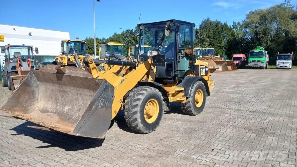 CAT 907 H 2 Фронтальні навантажувачі