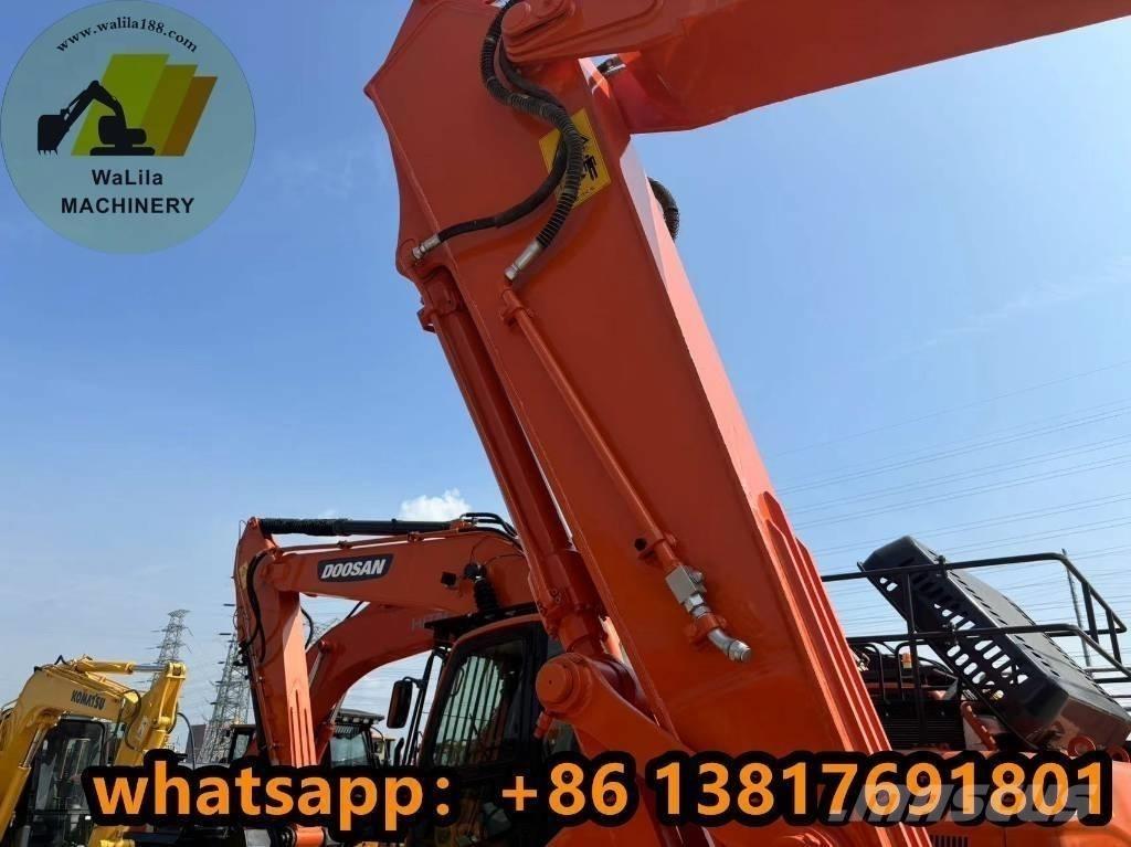 Hitachi ZX 210 Гусеничні екскаватори