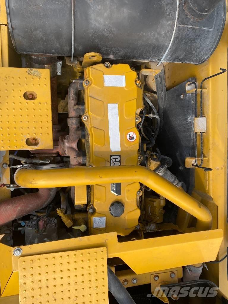 CAT 336 Гусеничні екскаватори