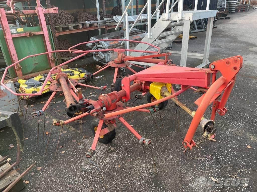 Taarup Vändare Граблі і сінозворушувачі