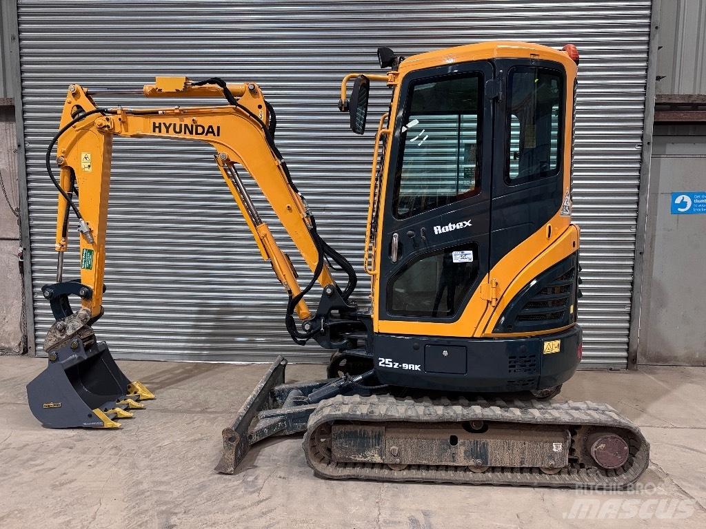 Hyundai R25Z-9 AK Міні-екскаватори < 7т