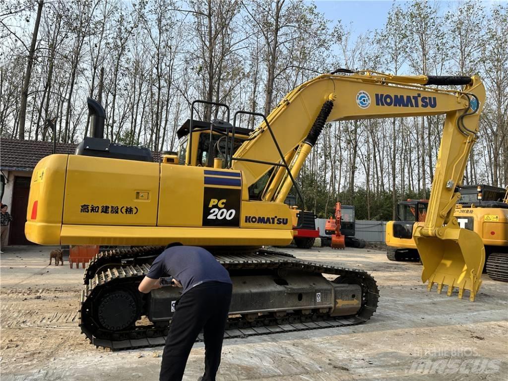 Komatsu PC200-8 Гусеничні екскаватори