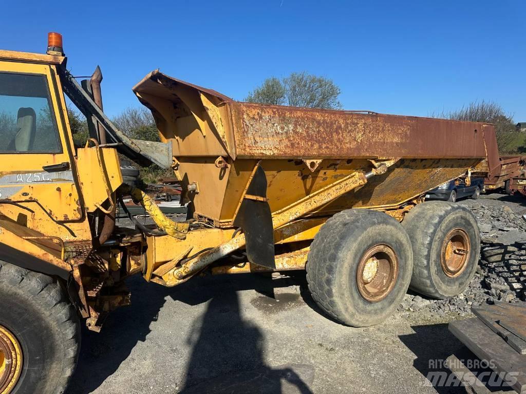Volvo A 25 C Зчленовані самоскиди