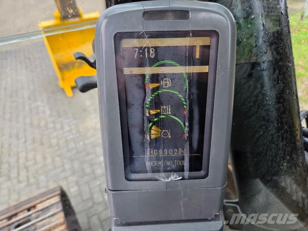 CAT 323DL Гусеничні екскаватори