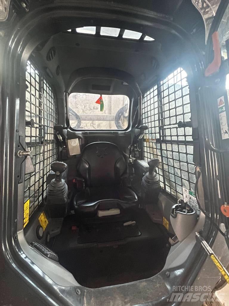 Bobcat T 770 Гусеничні вантажники