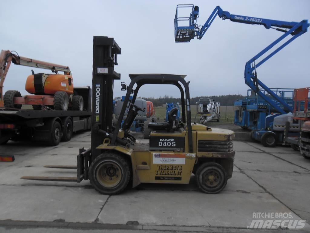 Daewoo Doosan D 40S Дизельні навантажувачі