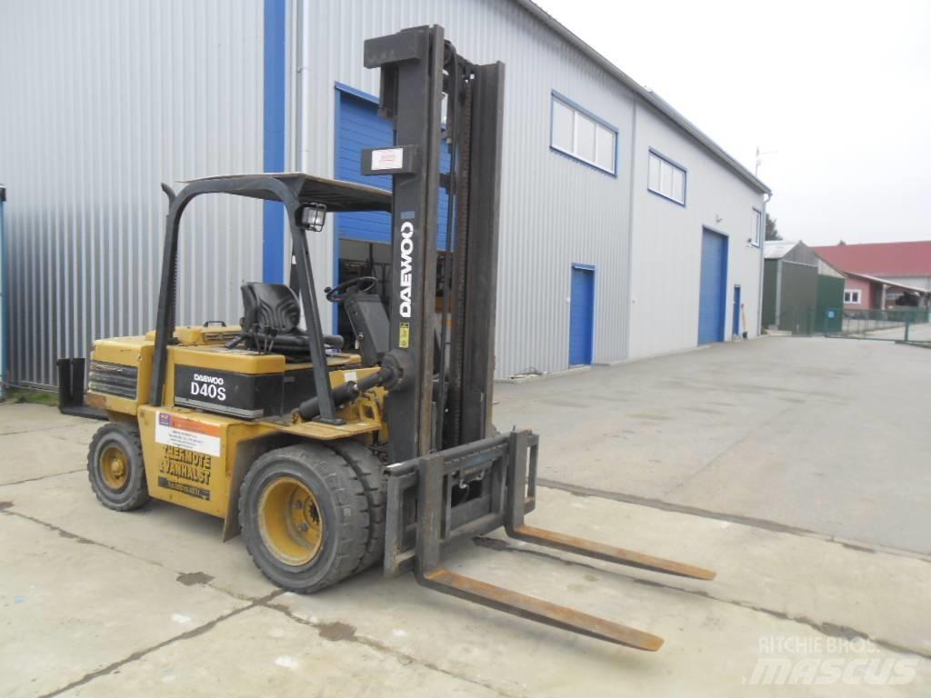 Daewoo Doosan D 40S Дизельні навантажувачі