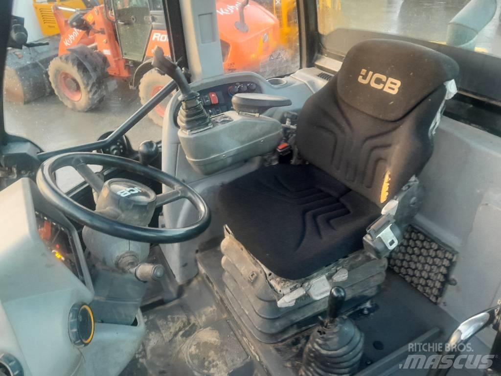 JCB TM 320 Телескопічний навантажувач