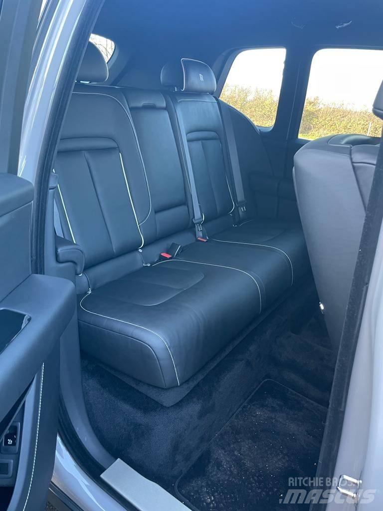 Rolls Royce Cullinan Автомобілі